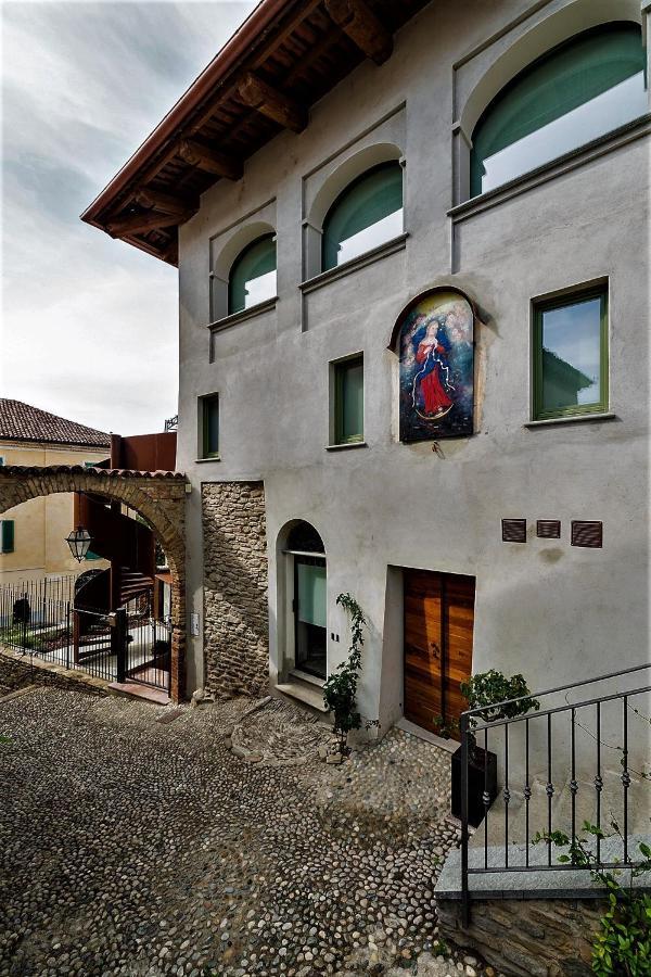 Casa Del Maestro-Appartamenti D'Arte Dogliani Bagian luar foto