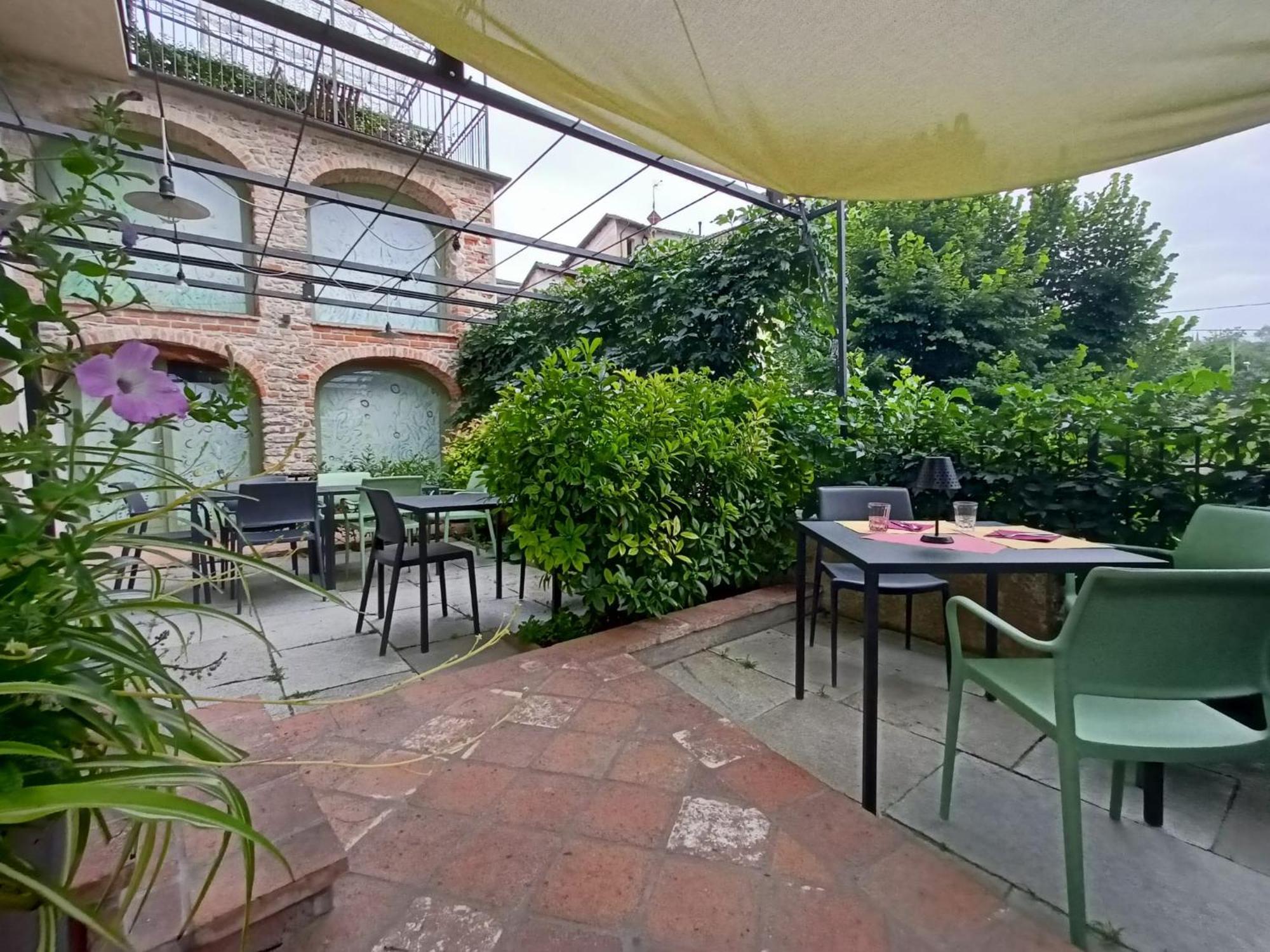 Casa Del Maestro-Appartamenti D'Arte Dogliani Bagian luar foto